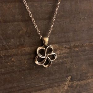Maui Divers Flower Necklace